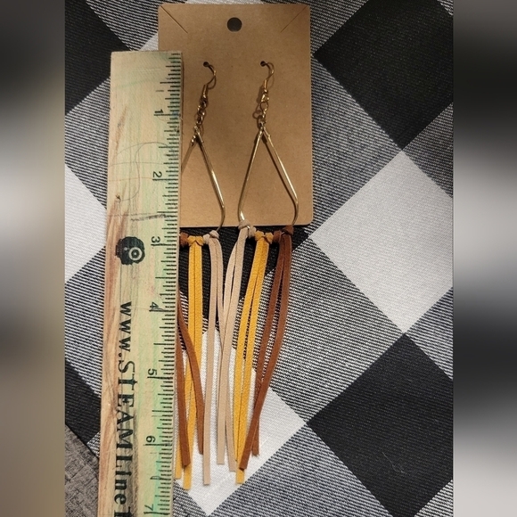 NWOT tri colored leather dangle earrings - Picture 2 of 3